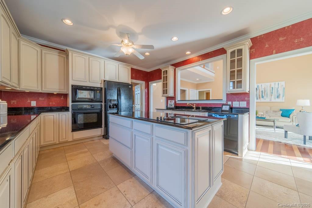 1121 Crossland Road Clover, SC 29710 - Photo 18 of 48