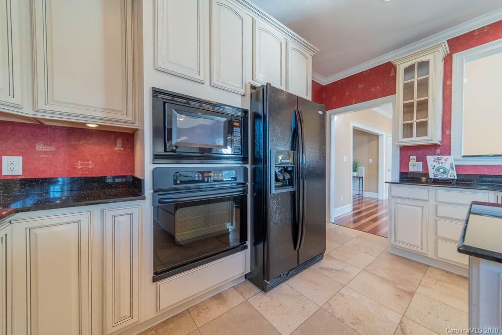 1121 Crossland Road Clover, SC 29710 - Photo 19 of 48