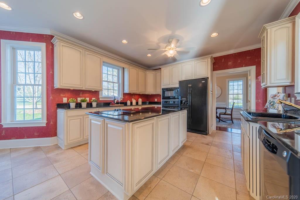 1121 Crossland Road Clover, SC 29710 - Photo 22 of 48
