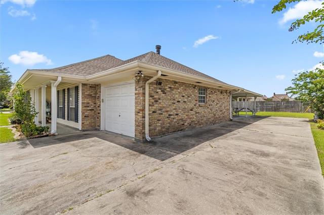 2 Cobblestone West Houma, LA 70360 - Photo 2 of 15
