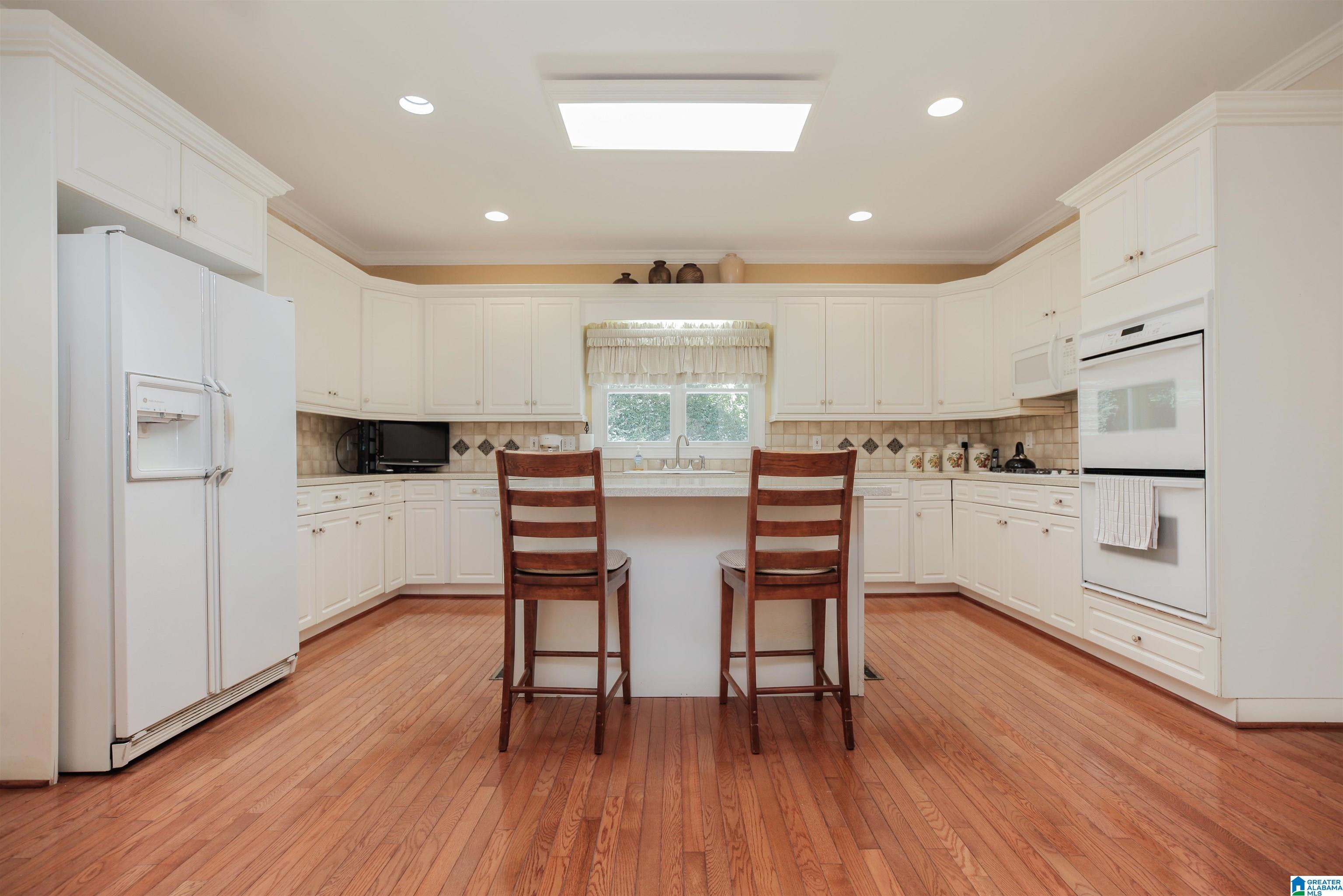 125 Oakmont Road Birmingham, AL 35244 - Photo 4 of 50