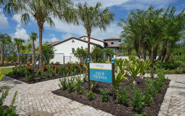 $557,990 | 277 Potenza Loop, North Venice, FL 34275