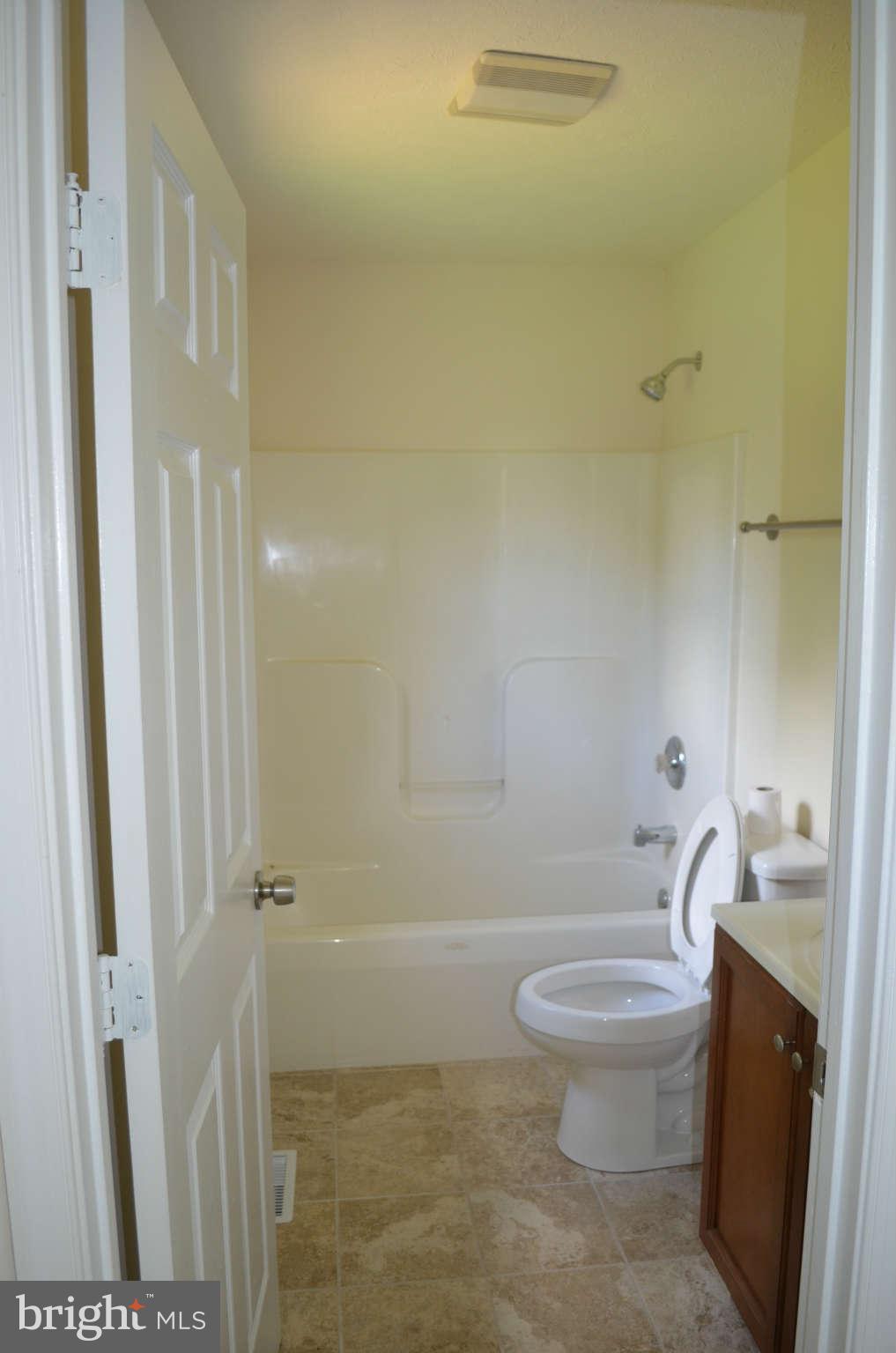 1252 High Top Road Linden, VA 22642 - Photo 6 of 17 Bath