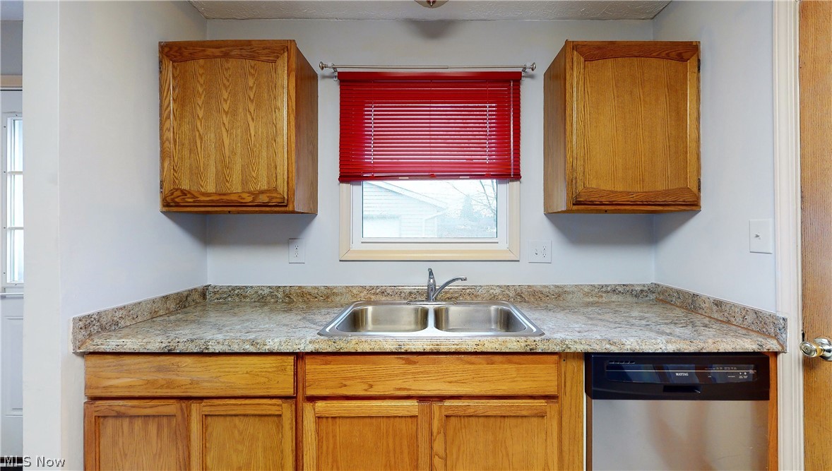 347 South Ridge Drive Cleveland, OH 44109 - Photo 15 of 35 Gallery Image 15