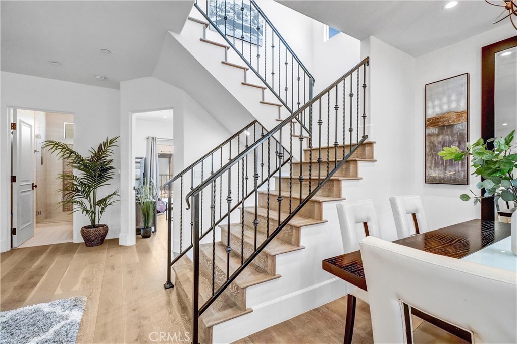 18228 Grevillea Avenue Redondo Beach, CA 90278 - Photo 20 of 39 a view of entryway and hall
