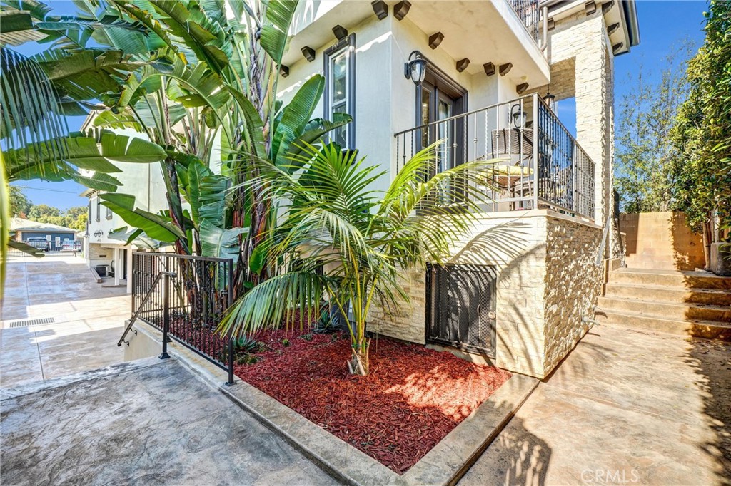 18228 Grevillea Avenue Redondo Beach, CA 90278 - Photo 4 of 39 a view of a yard with plants
