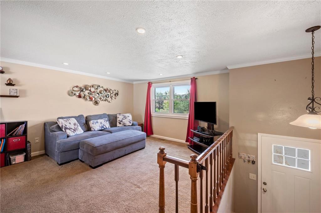 2070 Powell Road Cranberry Township, PA 16066 - Photo 4 of 35 Gallery Image 4