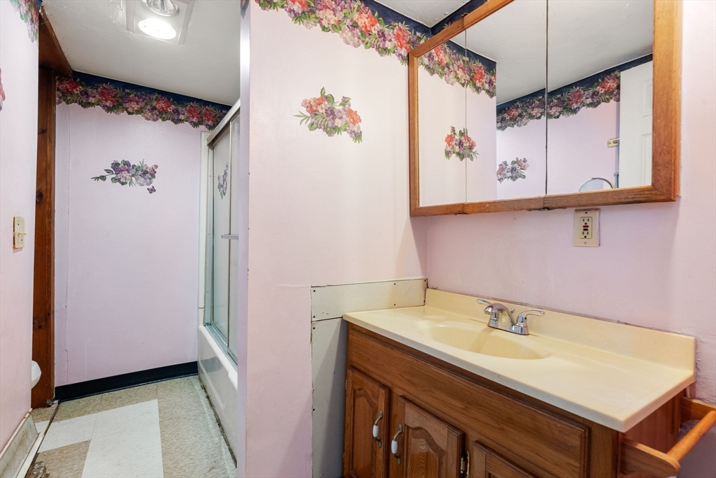 178 Brimfield Road Holland, MA 01521 - Photo 27 of 37