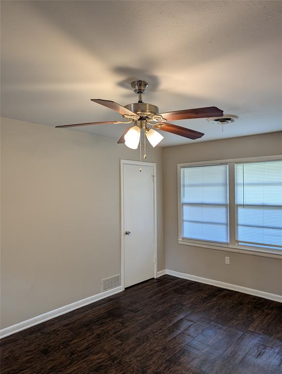 2716 Bilglade Road Fort Worth, TX 76133 - Photo 4 of 17