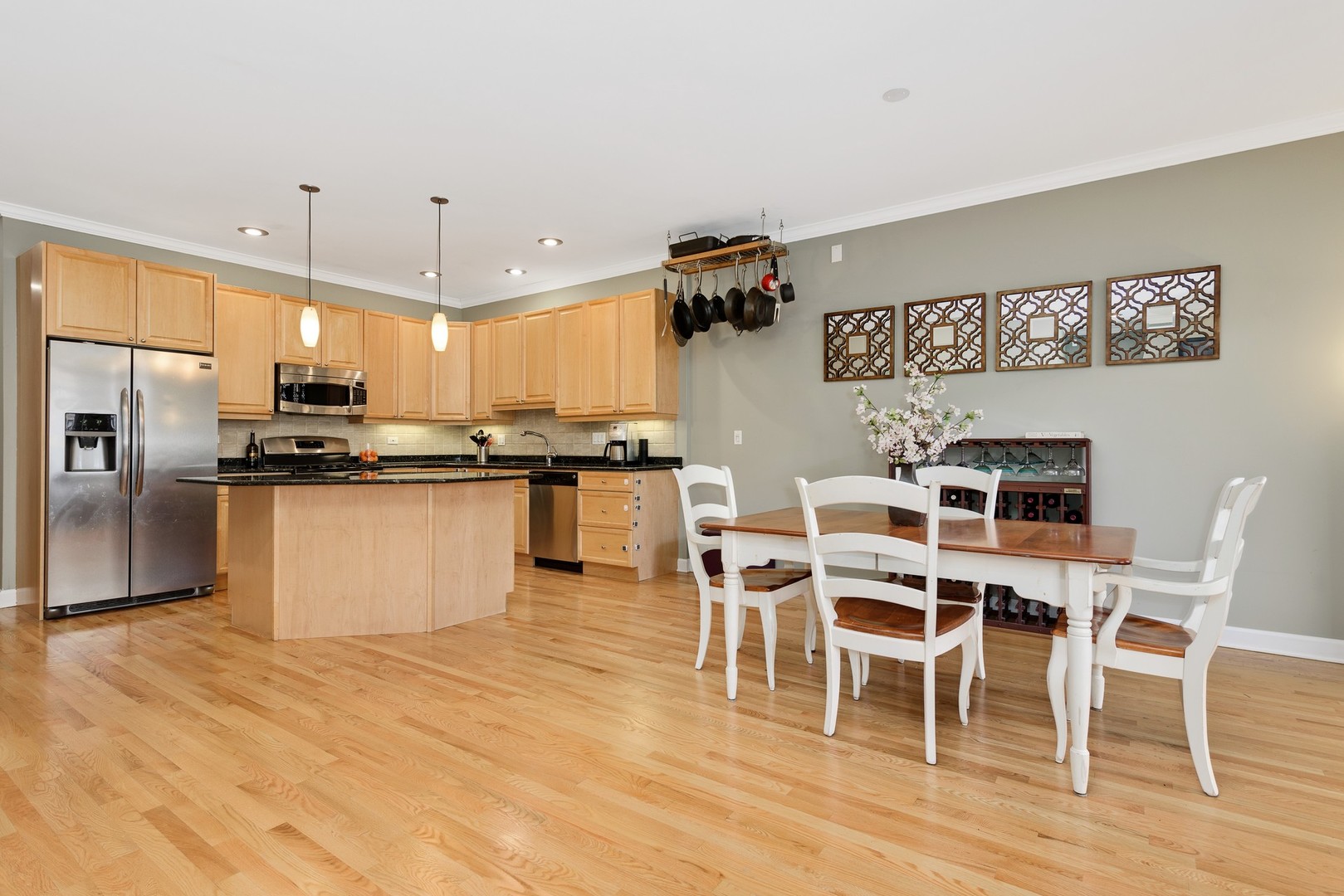 1475 West Irving Park Road, Unit 2W Chicago, IL 60613 - Photo 11 of 20