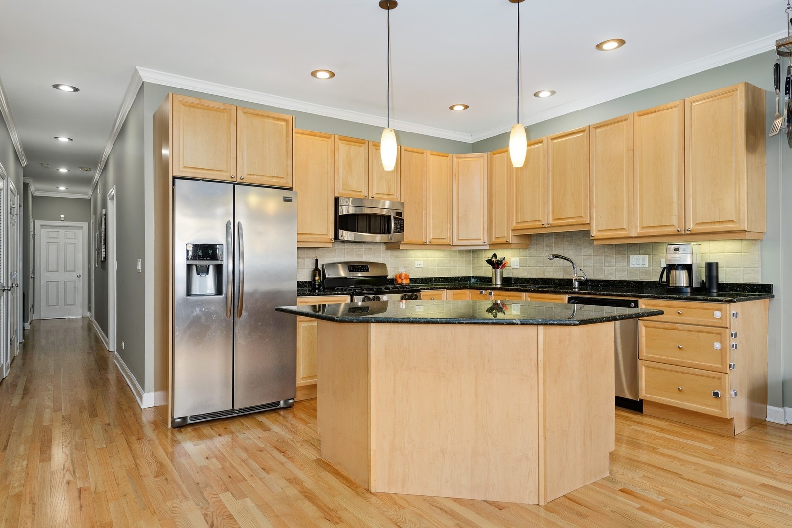 1475 West Irving Park Road, Unit 2W Chicago, IL 60613 - Photo 5 of 20