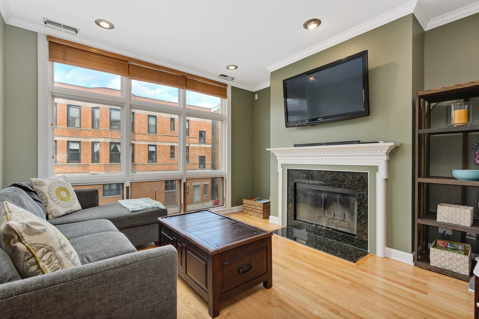 1475 West Irving Park Road, Unit 2W Chicago, IL 60613 - Photo 8 of 20