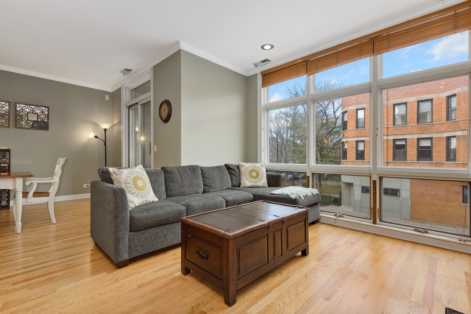 1475 West Irving Park Road, Unit 2W Chicago, IL 60613 - Photo 9 of 20