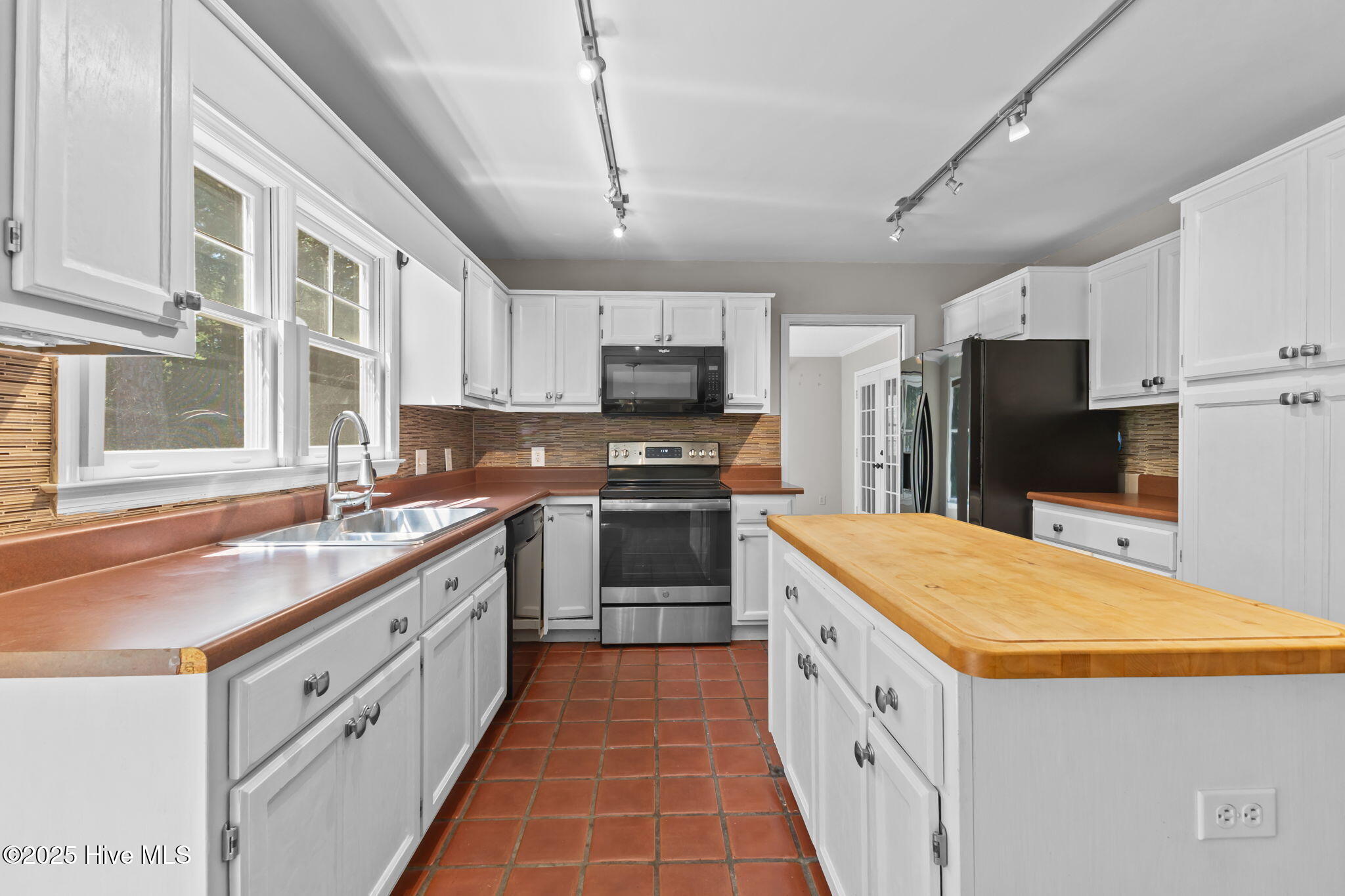 225 Mitchell Road Southern Pines, NC 28387 - Photo 7 of 44 12-web-or-mls-AZ3A7625