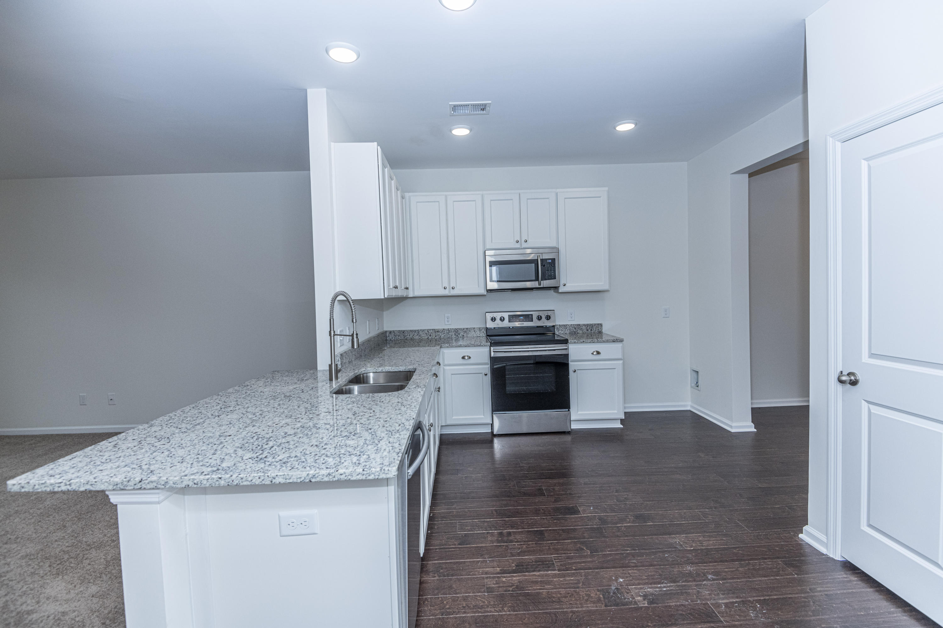 202 Woodward Road, Unit 111 Goose Creek, SC 29445 - Photo 16 of 30 DSC_5282