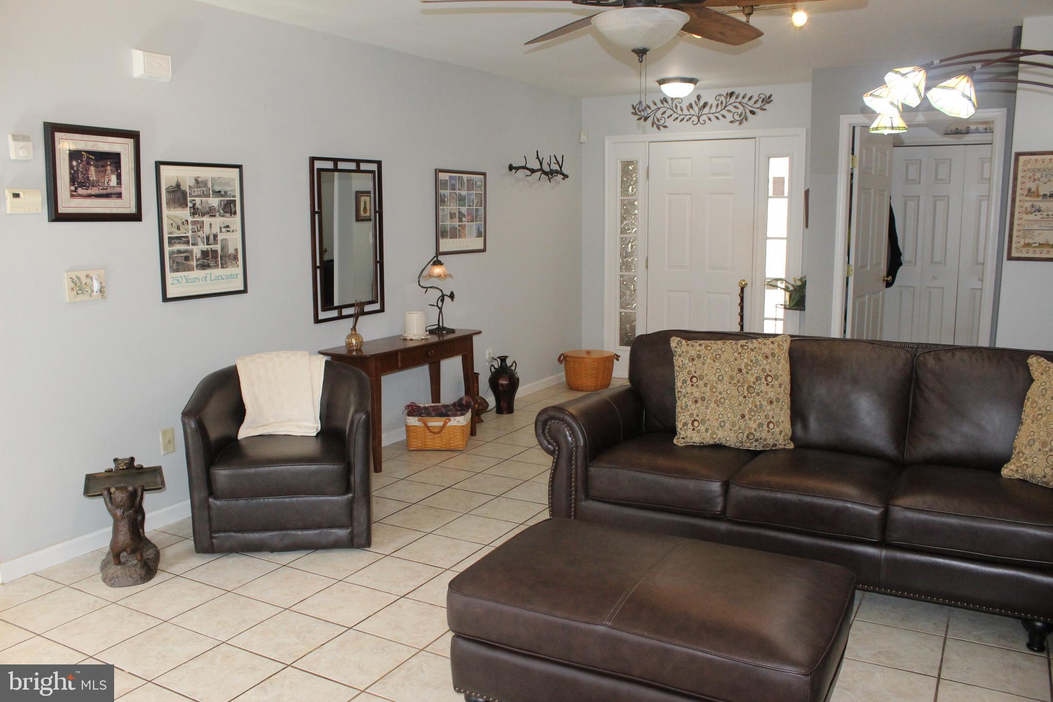 966 Pennsy Road Pequea, PA 17565 - Photo 2 of 44 Entry & Living Room