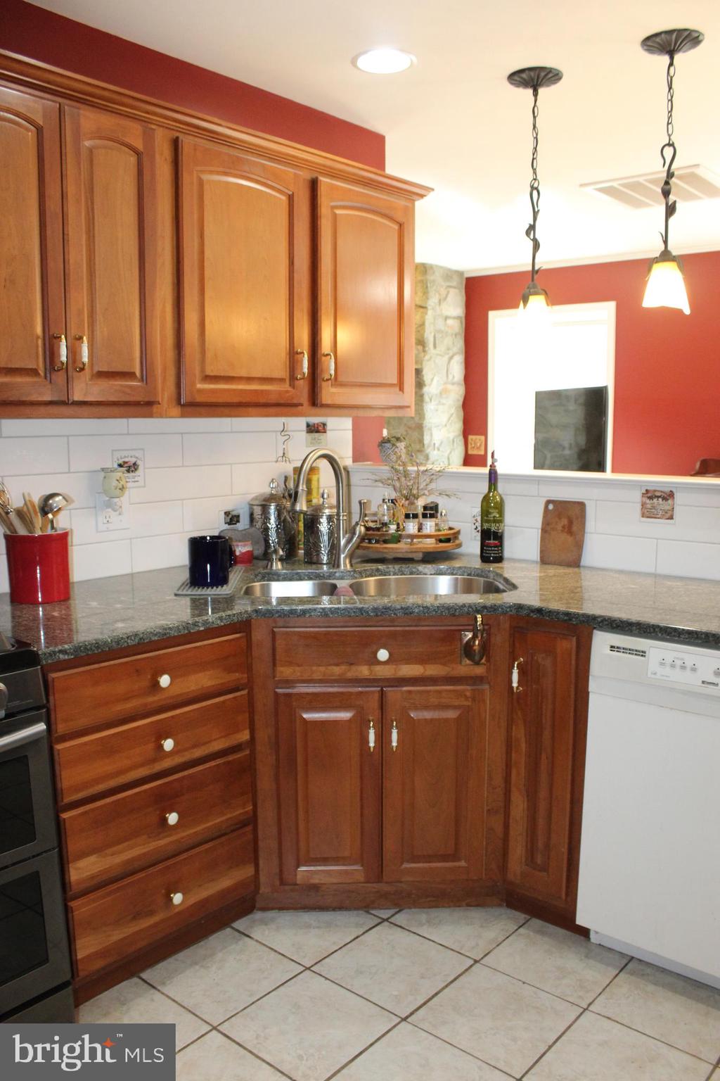 966 Pennsy Road Pequea, PA 17565 - Photo 10 of 44 Kitchen