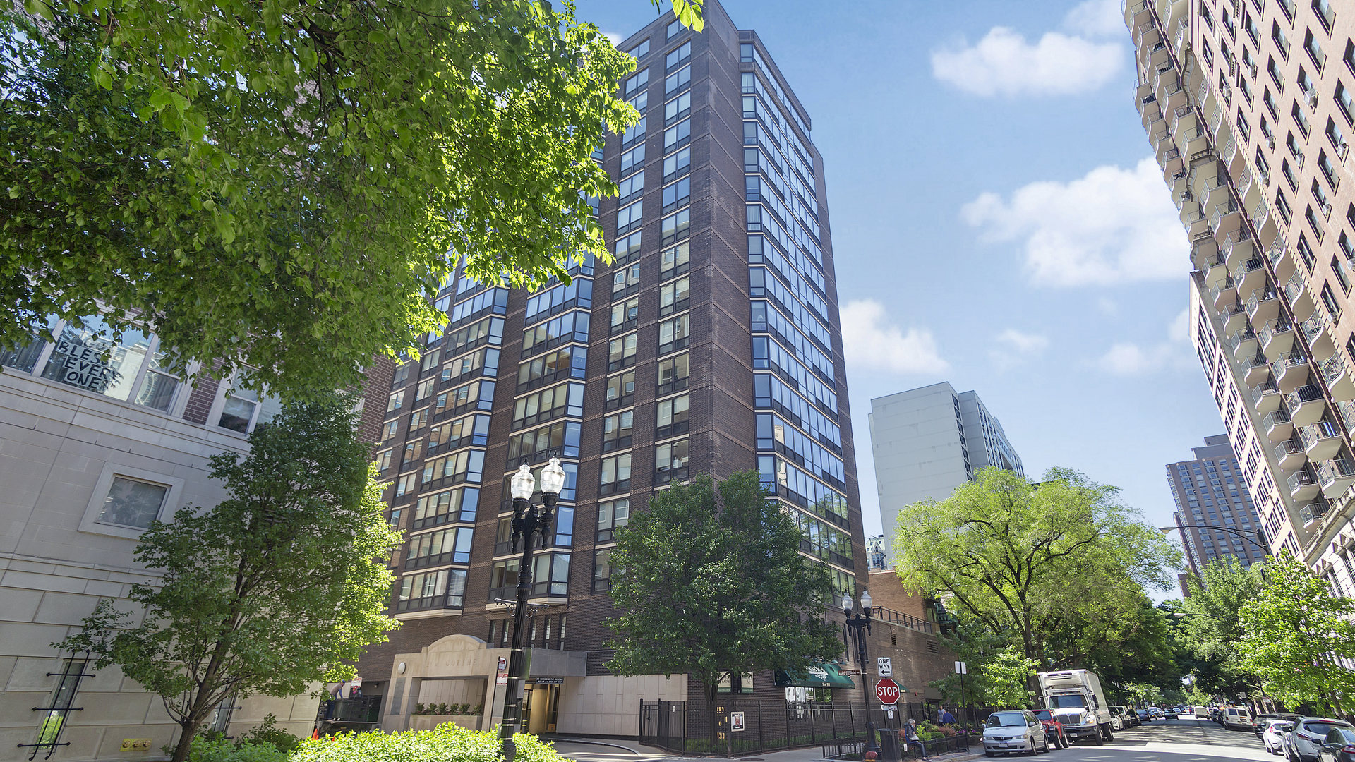 21 West Goethe Street, Unit 7L Chicago, IL 60610 - Photo 2 of 21