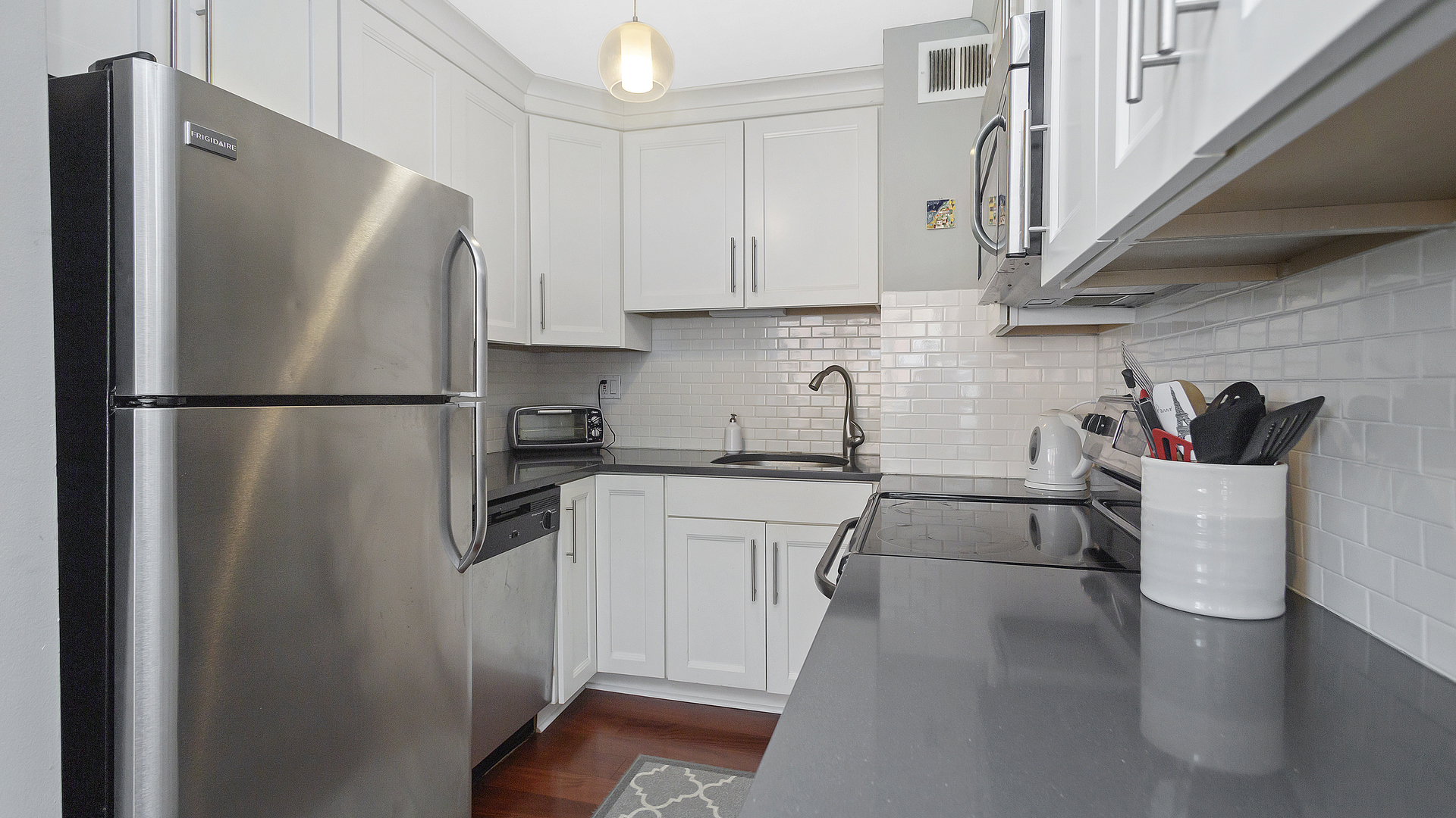 21 West Goethe Street, Unit 7L Chicago, IL 60610 - Photo 10 of 21