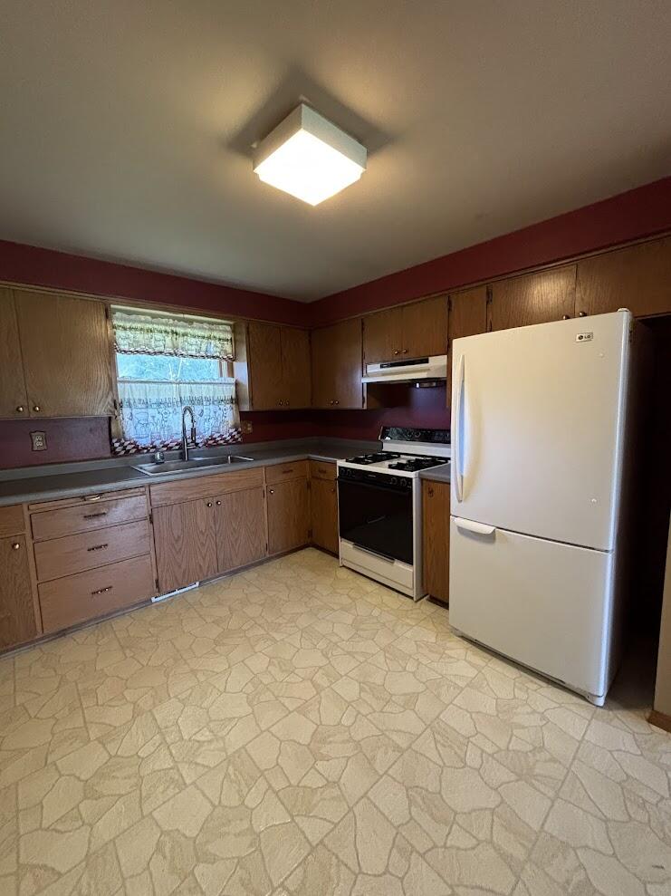 4302 East Park Ridge Lane Sheboygan, WI 53083 - Photo 3 of 10 3) 70450-69eed27cf3225