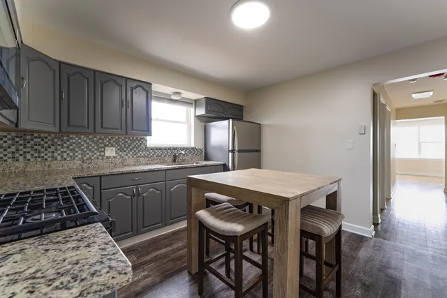 $2,000 | 1826 North 40th Avenue, Unit 2, Stone Park, IL 60165