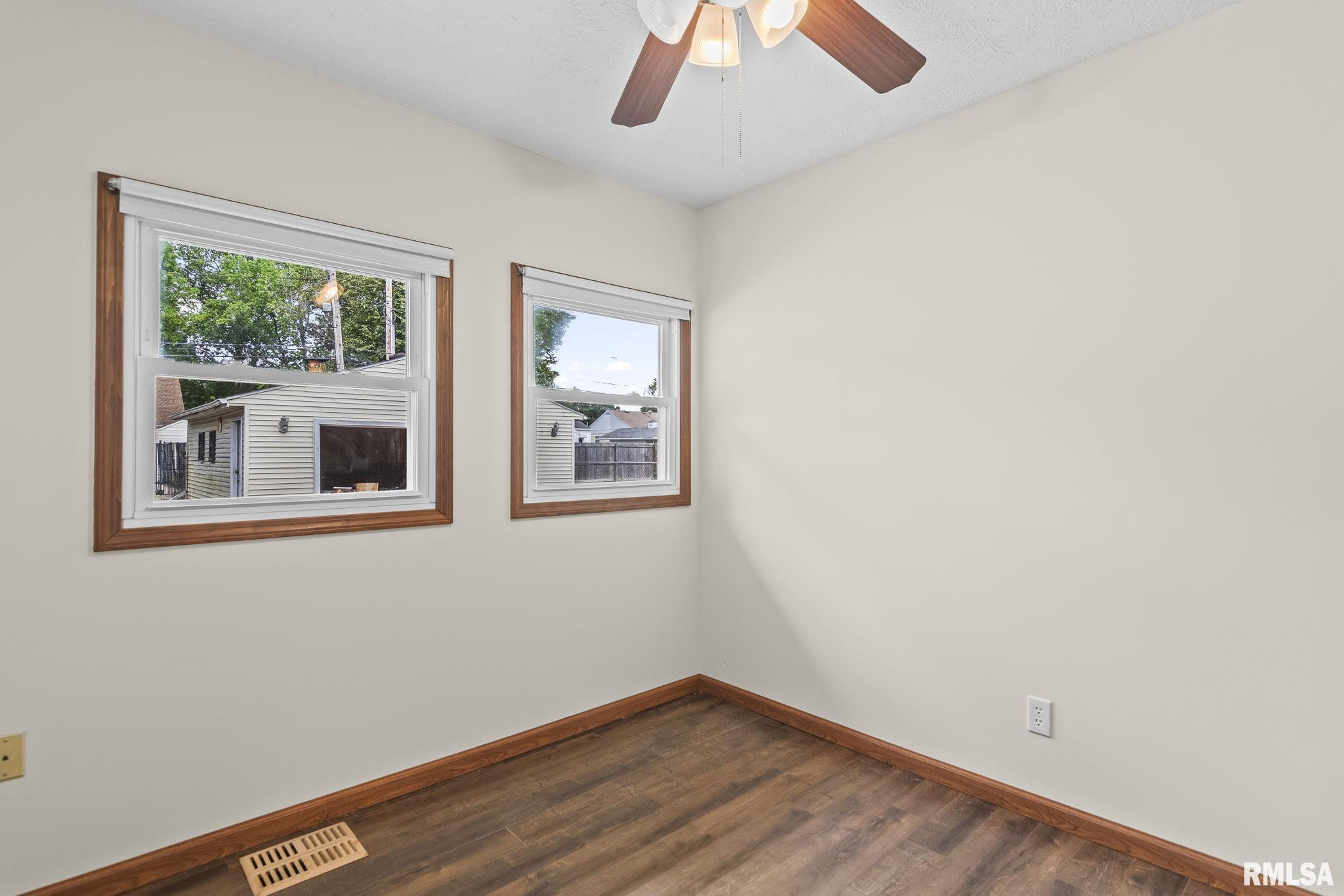2422 South Whittier Avenue Springfield, IL 62704 - Photo 25 of 35