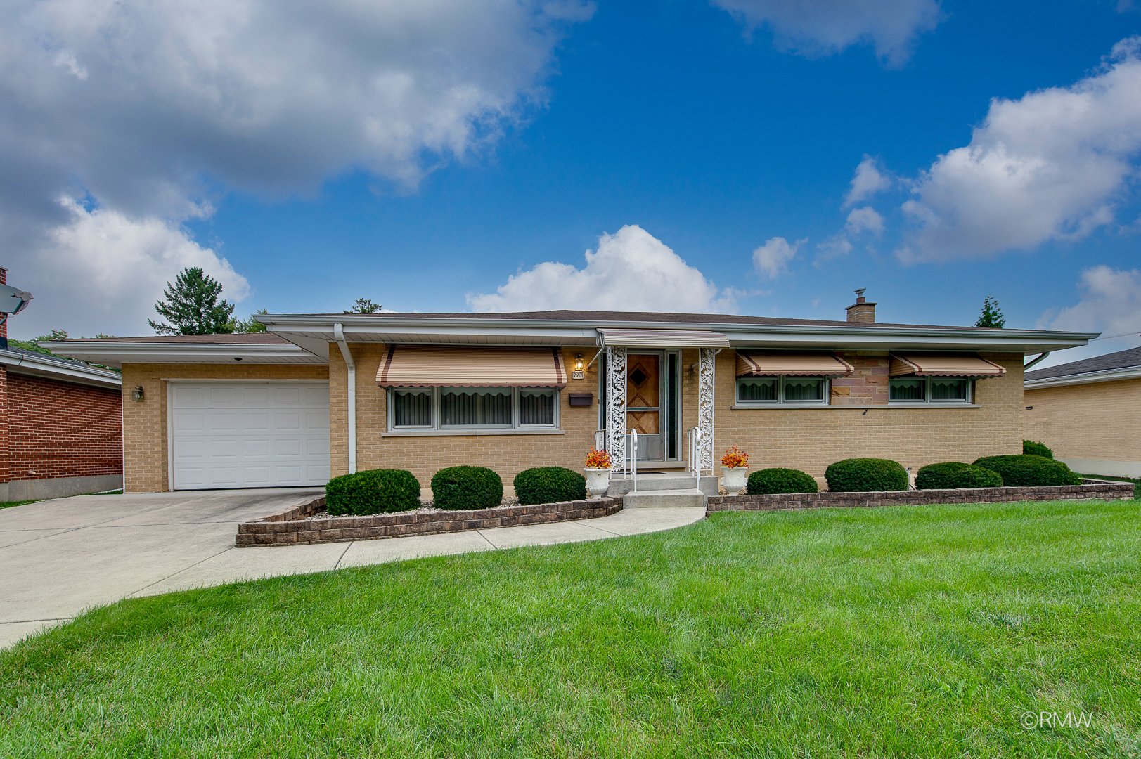 227 North Mill Road Wood Dale, IL 60191 - Photo 3 of 28 Gallery Image 3