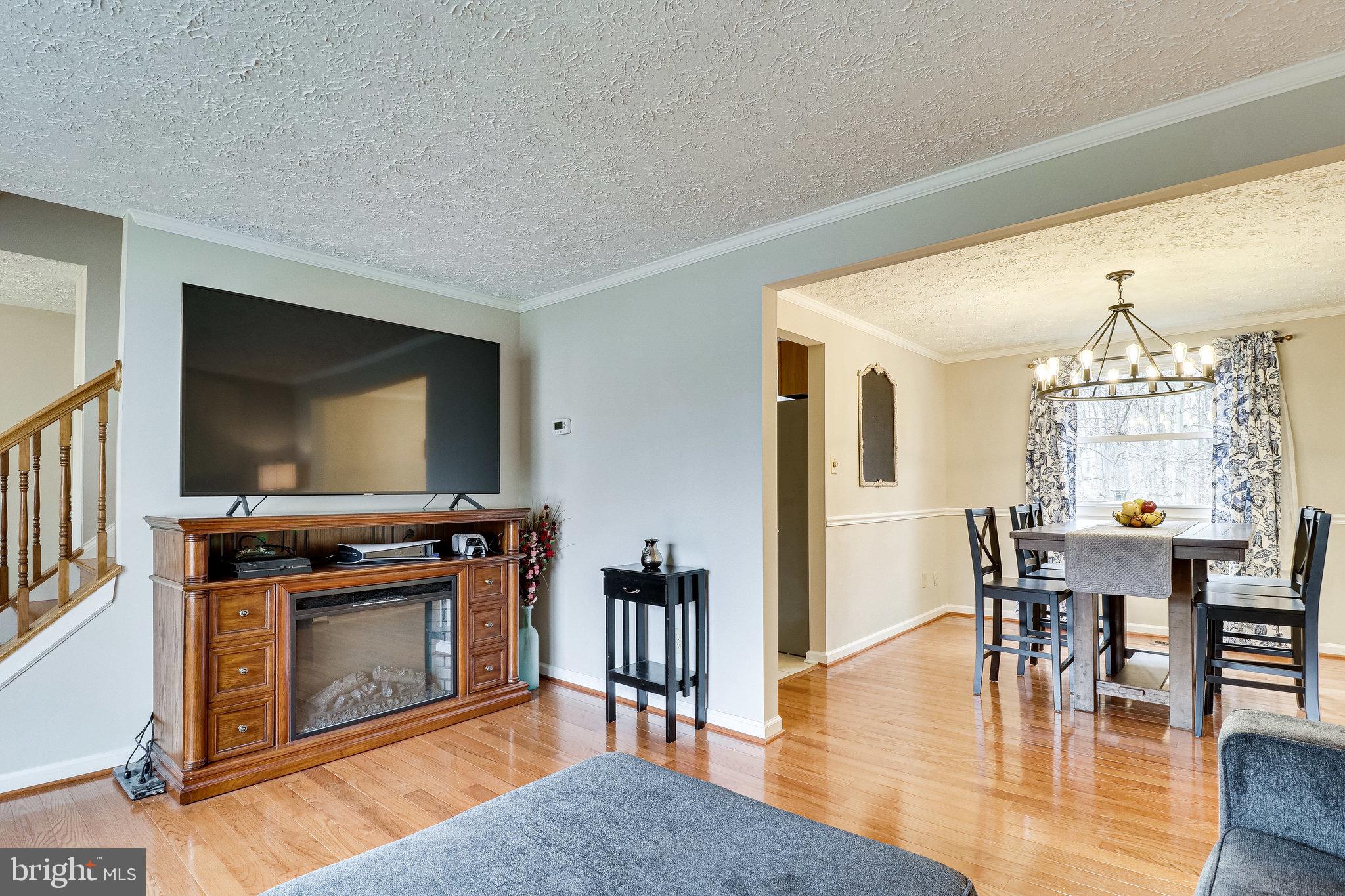 8492 Magic Tree Court Springfield, VA 22153 - Photo 8 of 65 Gallery Image 8