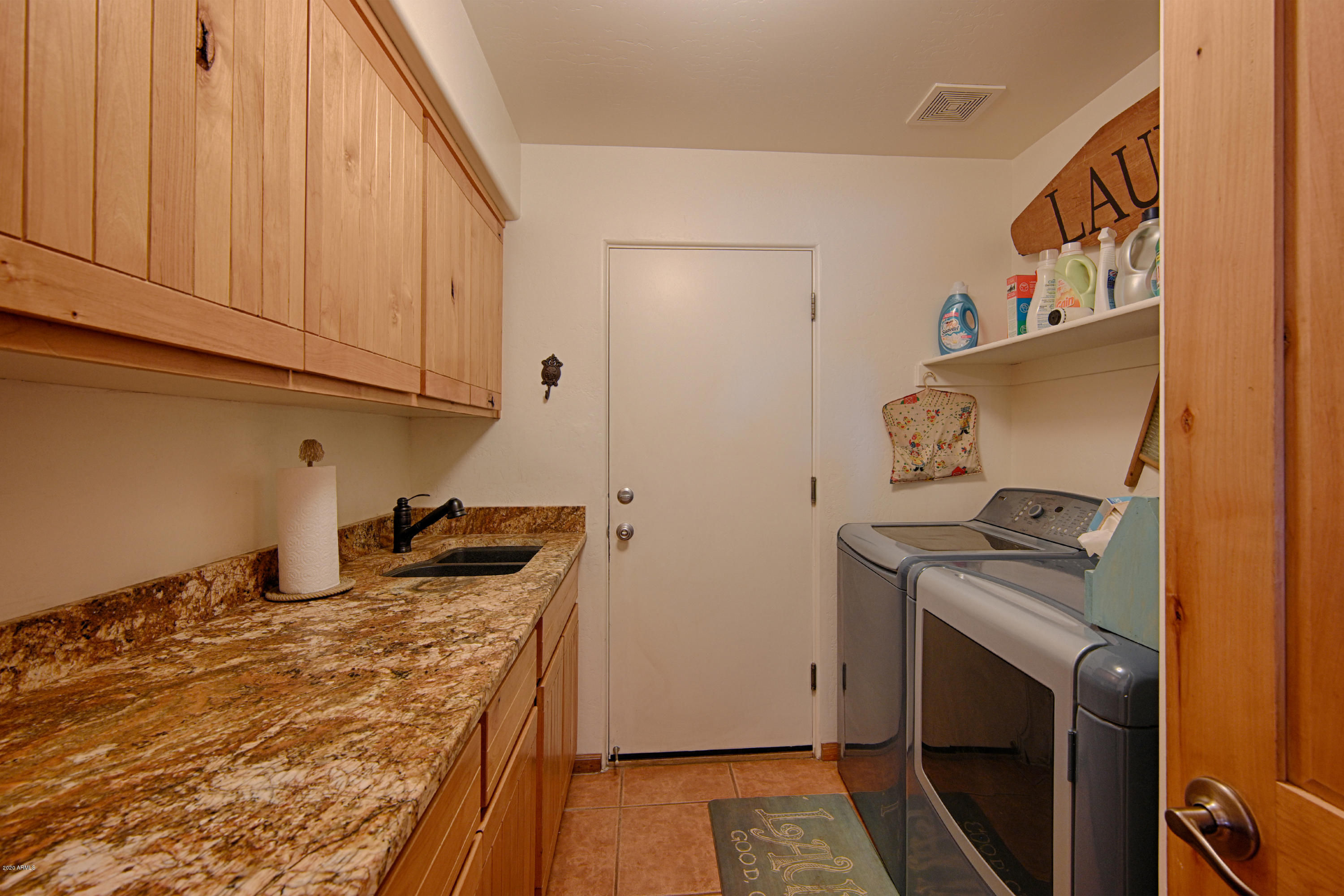 2311 West Irvine Road Phoenix, AZ 85086 - Photo 31 of 63 Laundry
