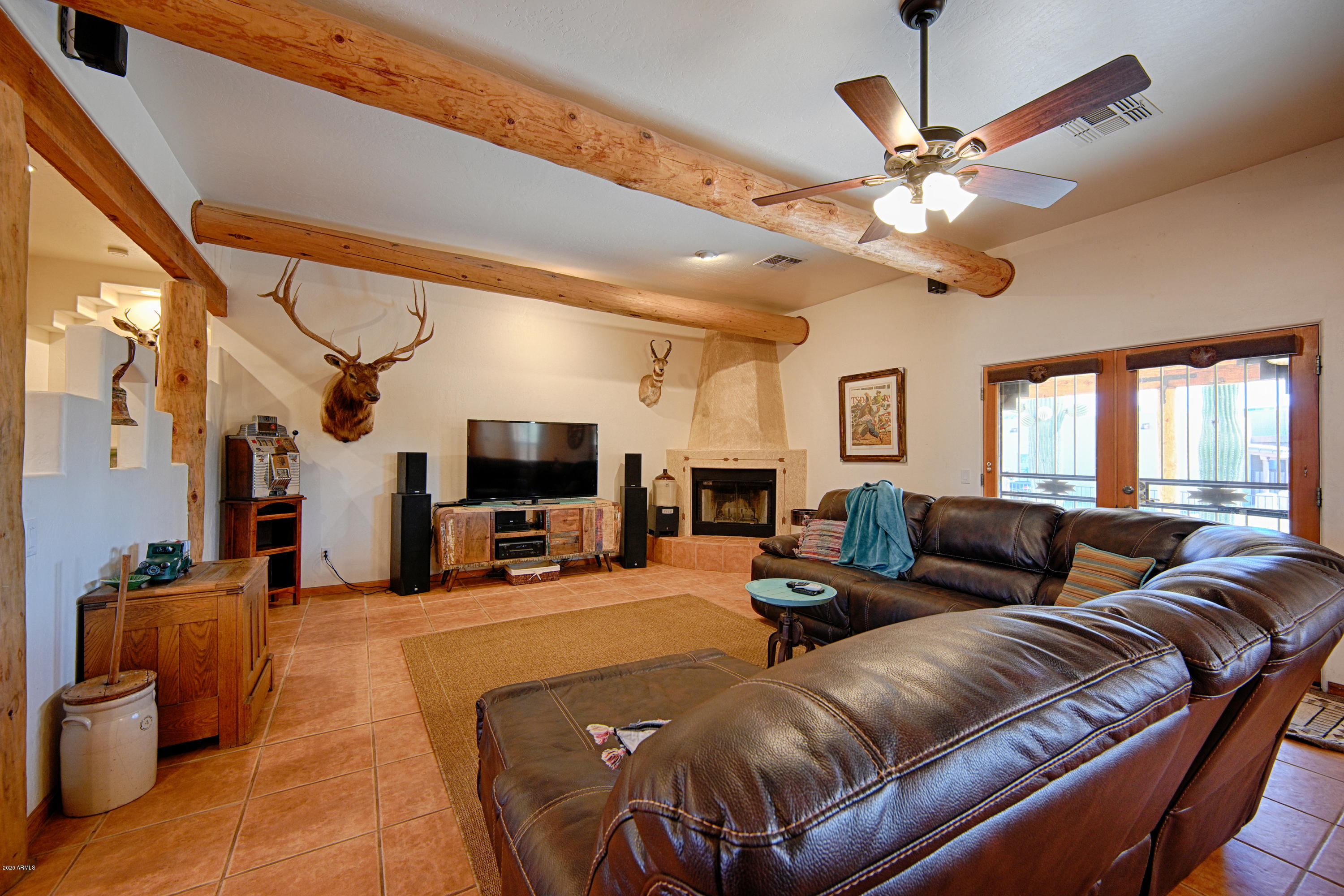 2311 West Irvine Road Phoenix, AZ 85086 - Photo 8 of 63 Living 1