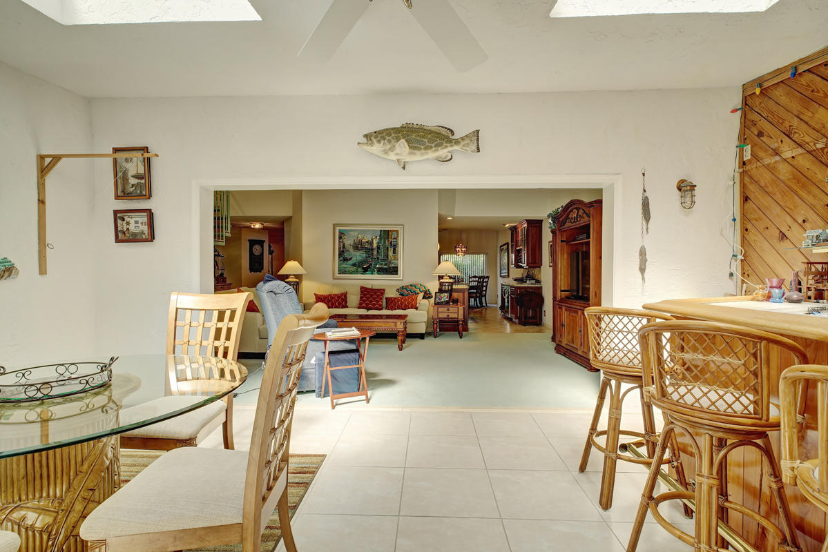 23365 Water Circle Boca Raton, FL 33486 - Photo 32 of 44 Florida Room with Skylights