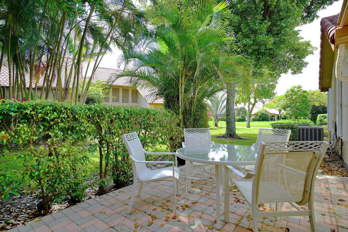 23365 Water Circle Boca Raton, FL 33486 - Photo 34 of 44 Paver Back Patio