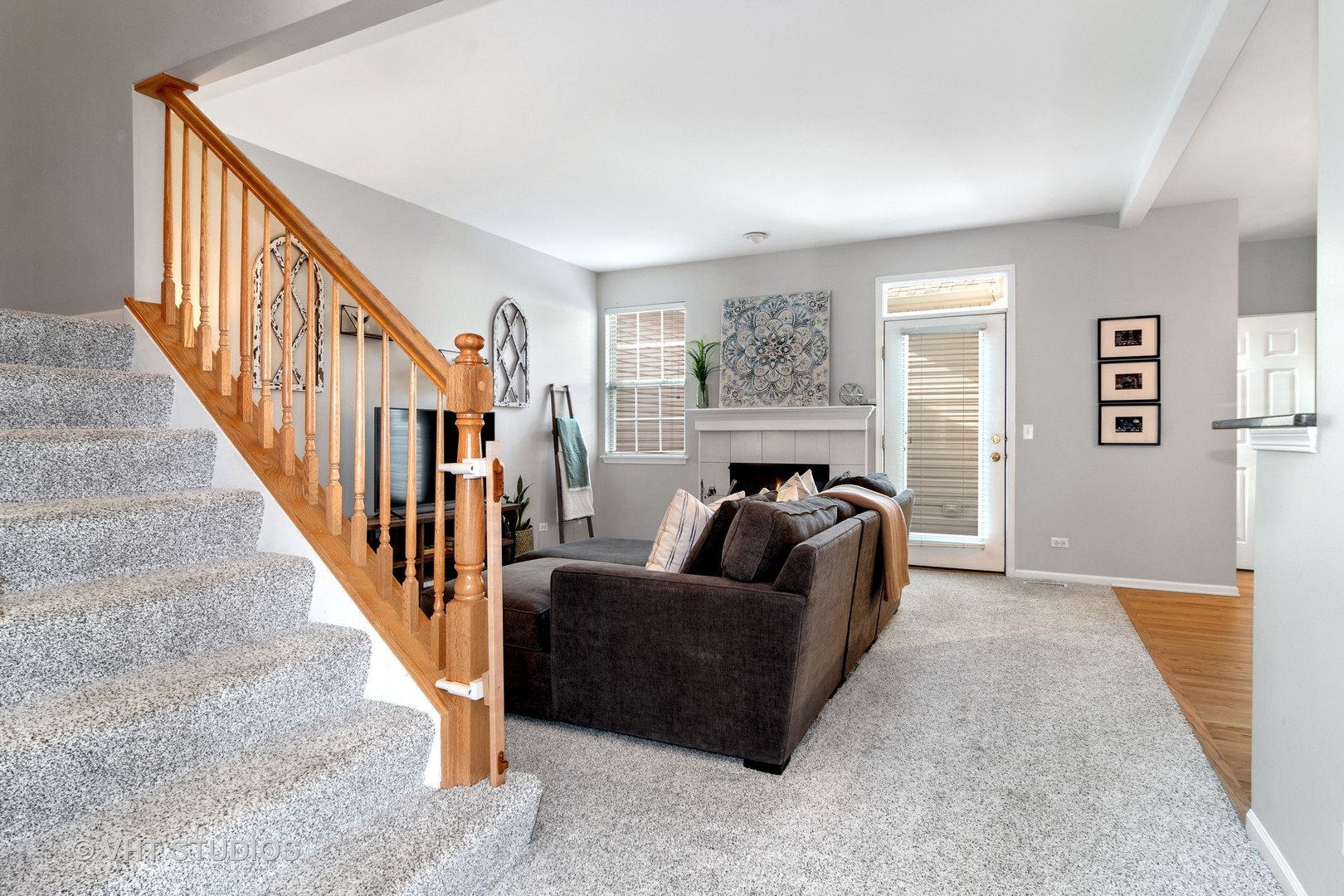 1931 Wagner Road Batavia, IL 60510 - Photo 15 of 27 a living room with furniture and a window