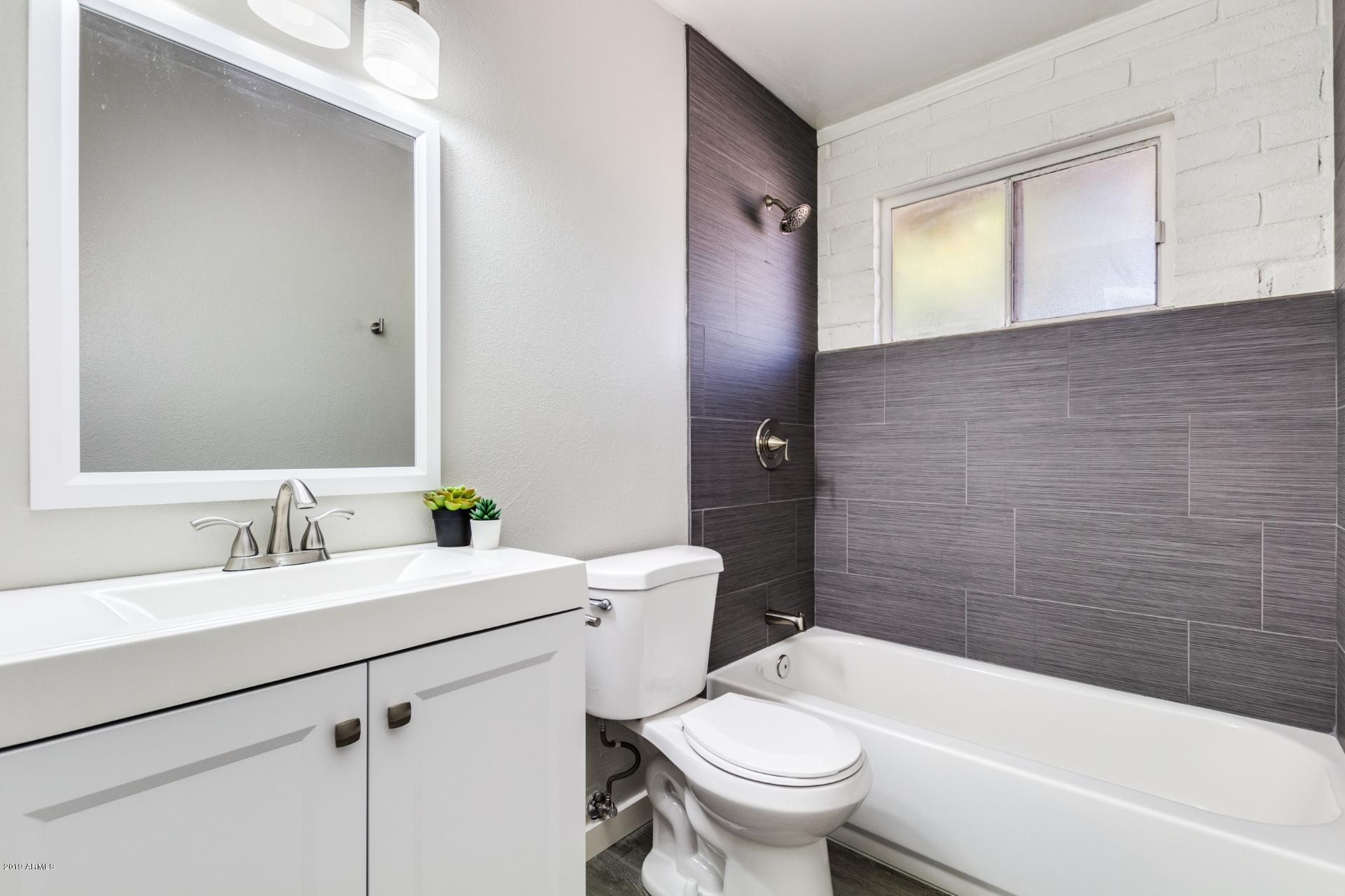 2725 South Rural Road, Unit 2 Tempe, AZ 85282 - Photo 3 of 17 Fully remodeled bath