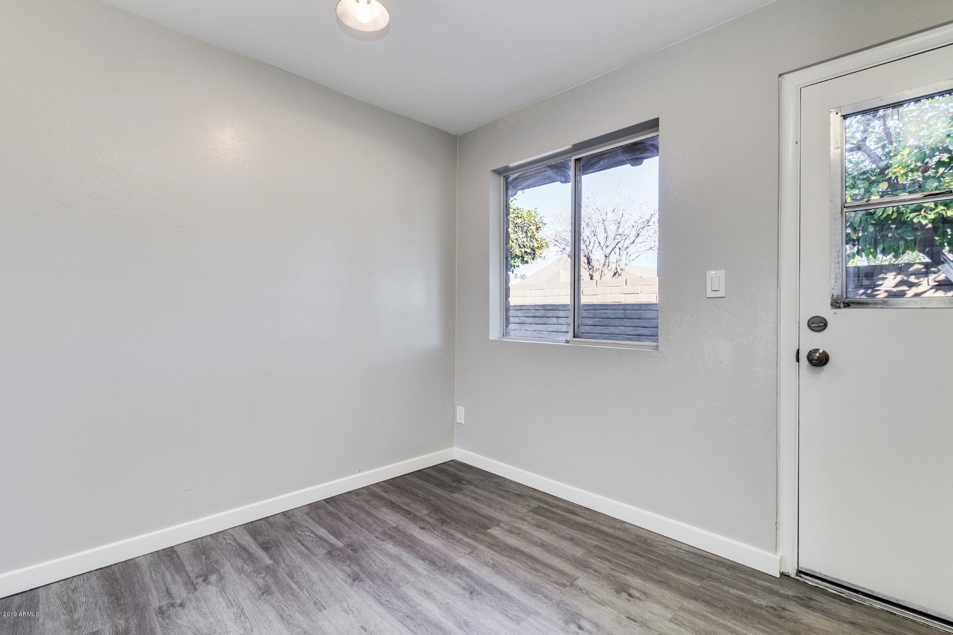 2725 South Rural Road, Unit 2 Tempe, AZ 85282 - Photo 8 of 17 Kitchen dining nook