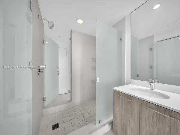 $3,300 | 501 Northeast 31st Street, Unit 2902, Miami, FL 33137