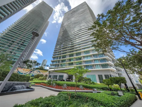 $3,300 | 501 Northeast 31st Street, Unit 2902, Miami, FL 33137