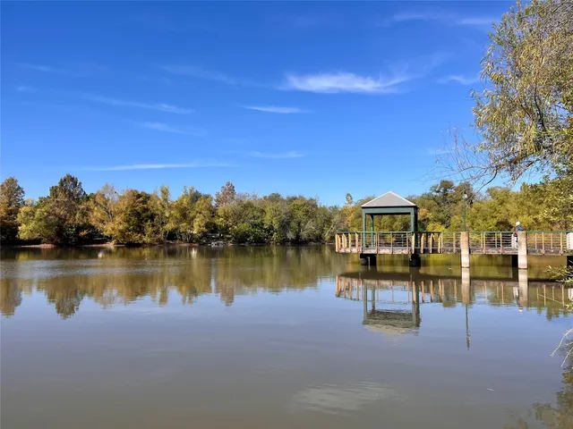 a view of a lake with houses