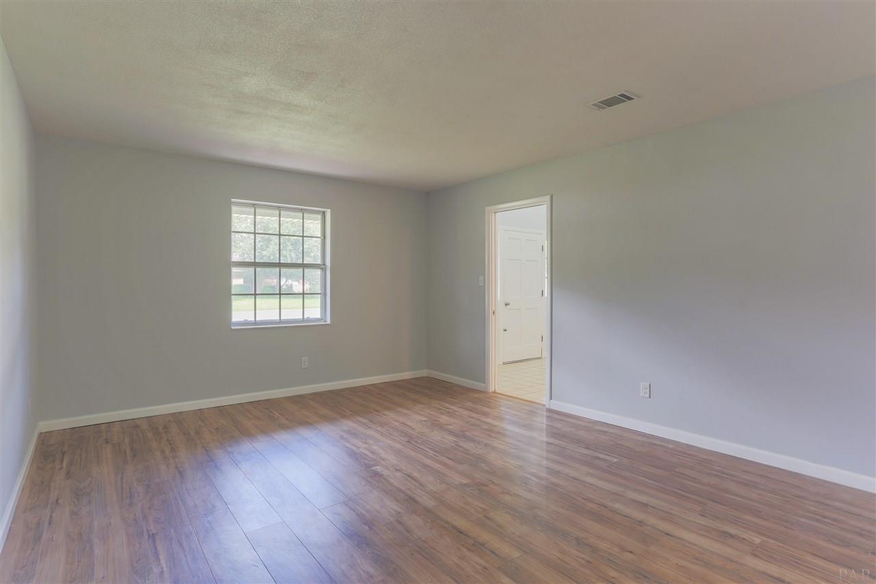 985 Commonwealth Road Pensacola, FL 32504 - Photo 13 of 44 Gallery Image 13