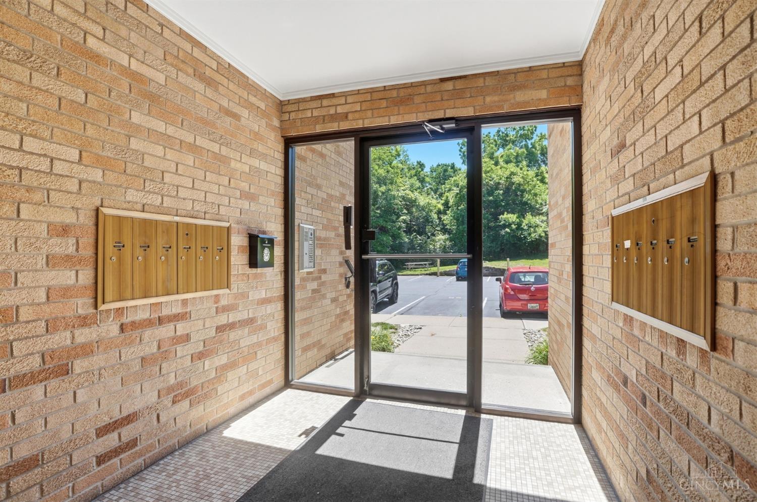 4274 Paul Road, Unit 27 Cincinnati, OH 45238 - Photo 4 of 39