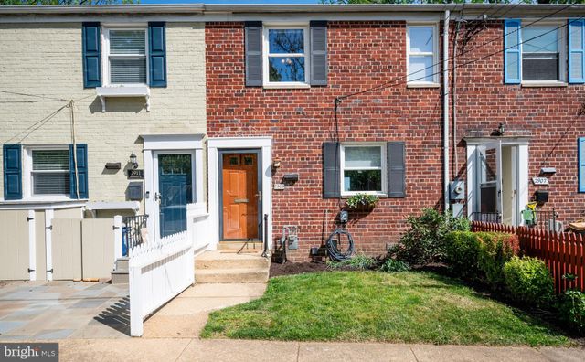 $815,000 | 2909 Sycamore Street, Alexandria, VA 22305