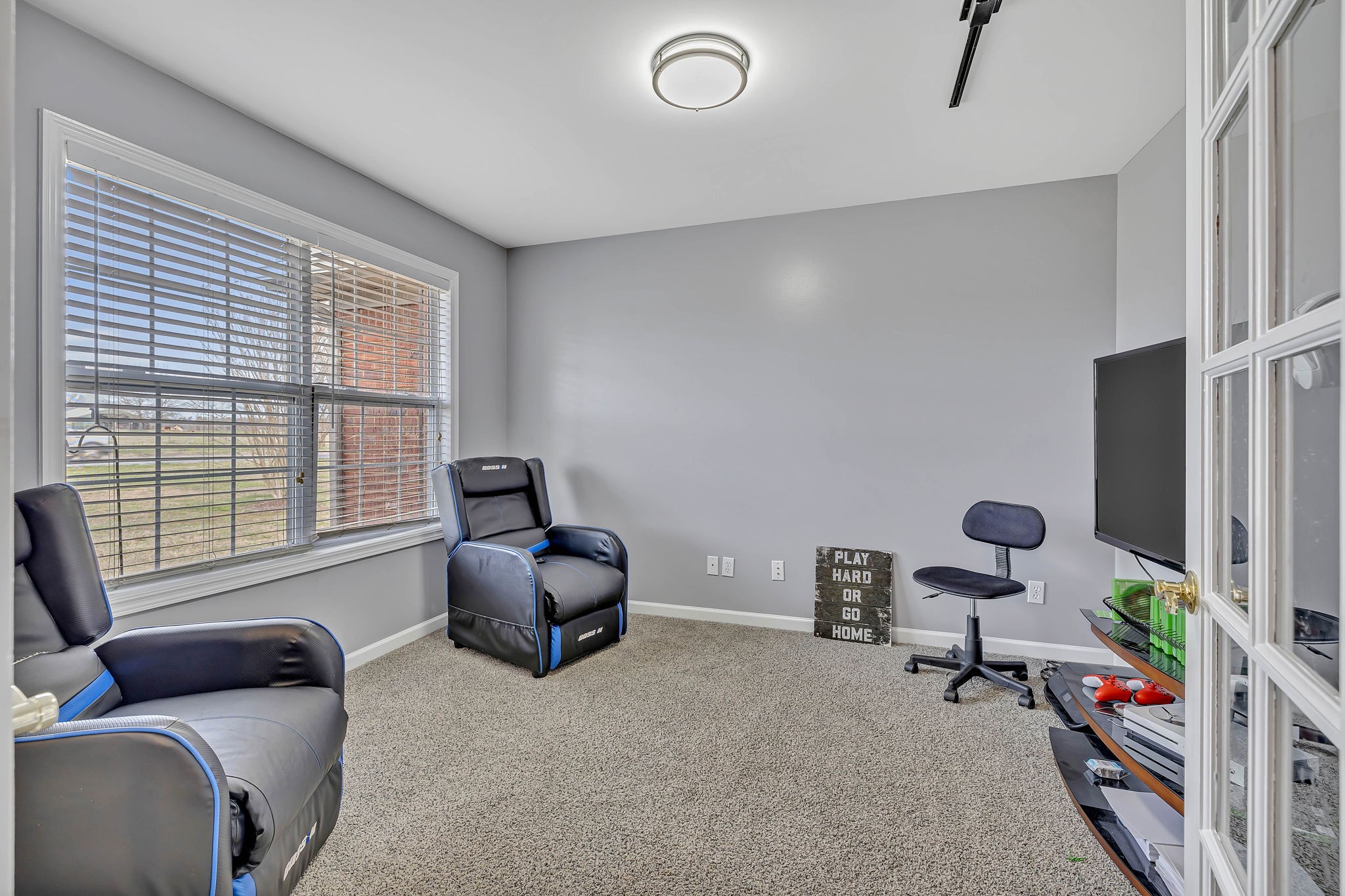 362 Patrick Road Fayetteville, TN 37334 - Photo 10 of 43 a living room with furniture and a window