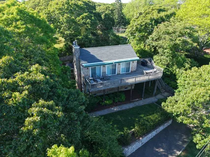$2,600,000 | 39 Adams Drive, Montauk, NY 11954