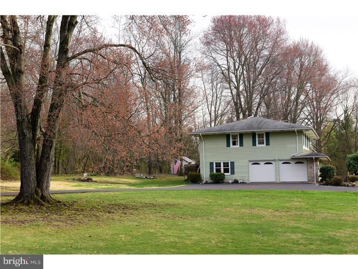 3570 Hedrick Road Harleysville, PA 19438 - Photo 2 of 25 Front Yard
