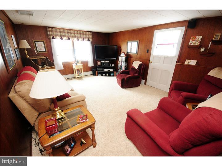 3570 Hedrick Road Harleysville, PA 19438 - Photo 11 of 25 Family Room