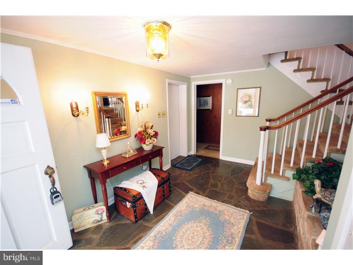 3570 Hedrick Road Harleysville, PA 19438 - Photo 8 of 25 Foyer