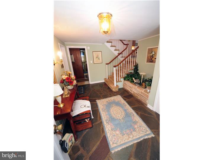3570 Hedrick Road Harleysville, PA 19438 - Photo 9 of 25 Foyer