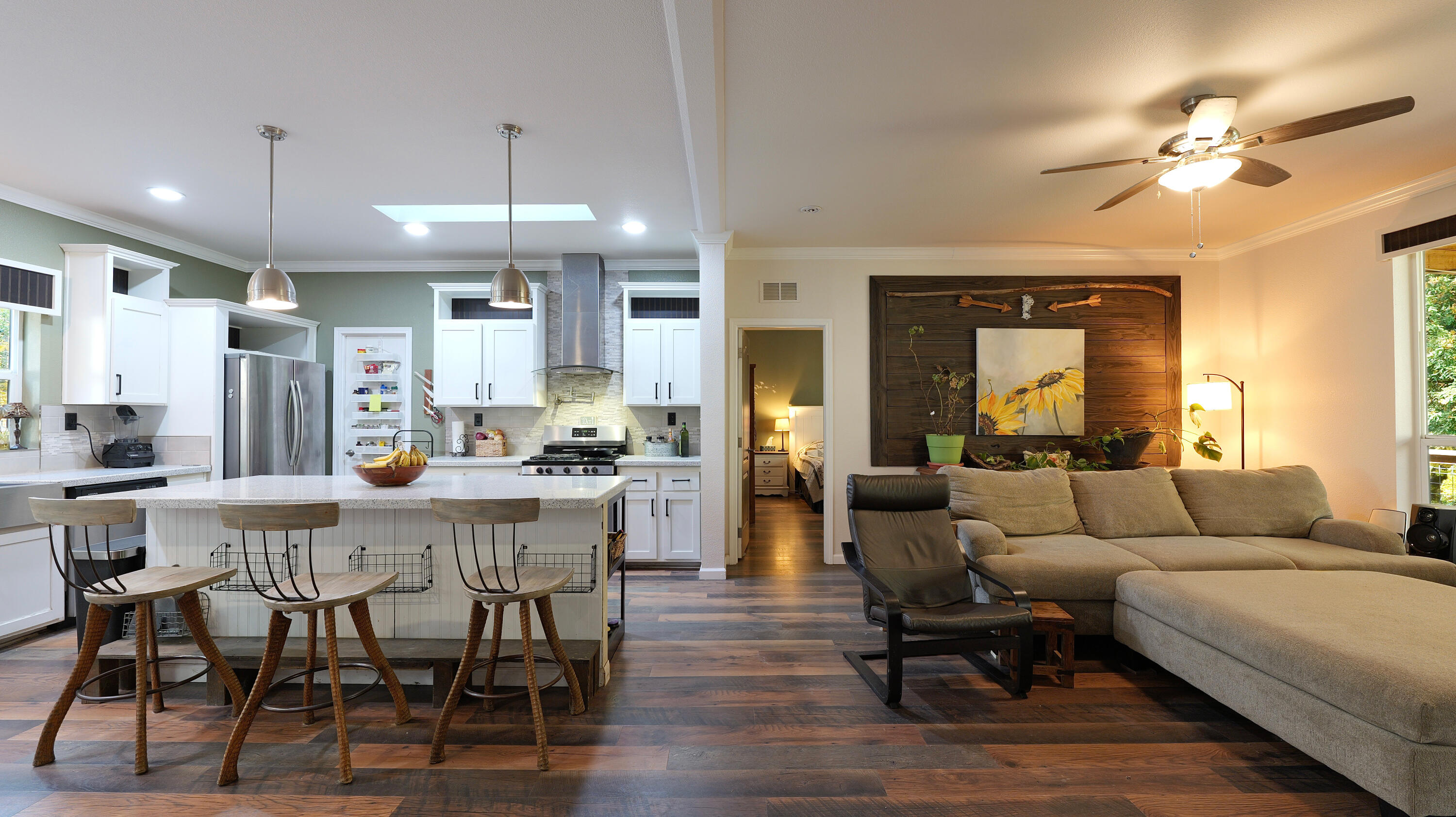 52 Dodes Creek Road Trail, OR 97541 - Photo 42 of 110 Living Room & Kitchen