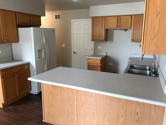 $3,200 | 538 Mallard Lane, Unit B, Sugar Grove, IL 60554