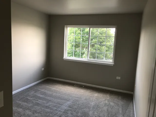 $3,200 | 538 Mallard Lane, Unit B, Sugar Grove, IL 60554